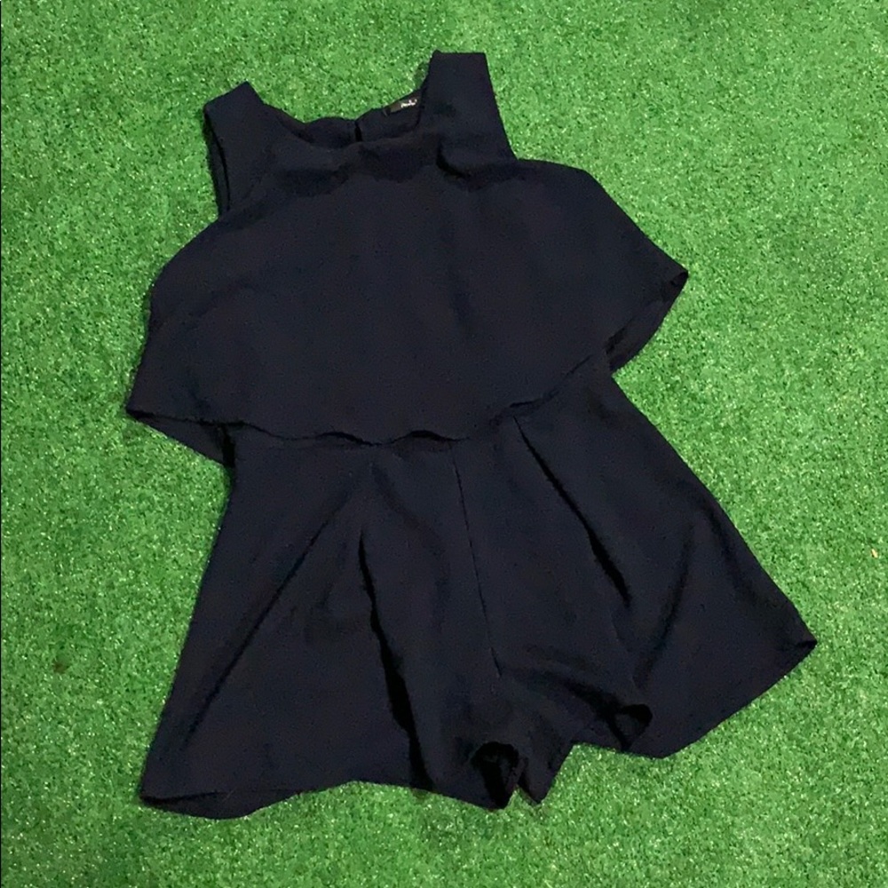 - PAPAYA NAVY ROMPER -